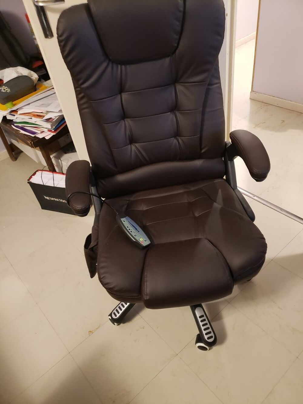 Fauteuil cuire toute neuf Meubles