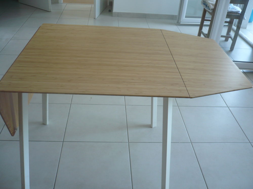 TABLE + 4 CHAISES Meubles