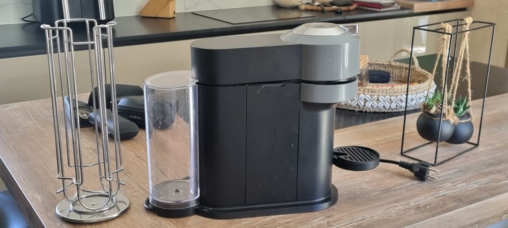 Cafeti&egrave;re Nespresso Vertuo Electroménager