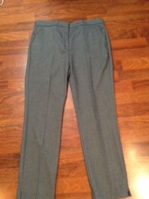 Pantalon NEUF.  ZARA . (T. 40) 14 Vincennes (94)