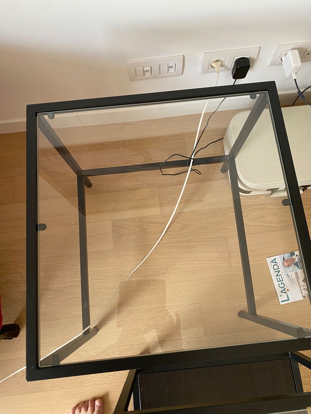 CANAPE CONVERTIBLE ET TABLE BASSE Meubles