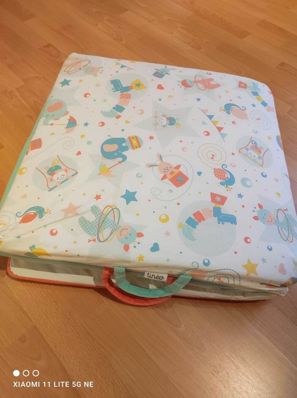 Tapis de sol b&eacute;b&eacute; Pu�riculture