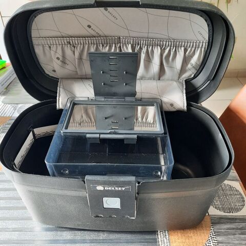 malette 40 Lille (59)