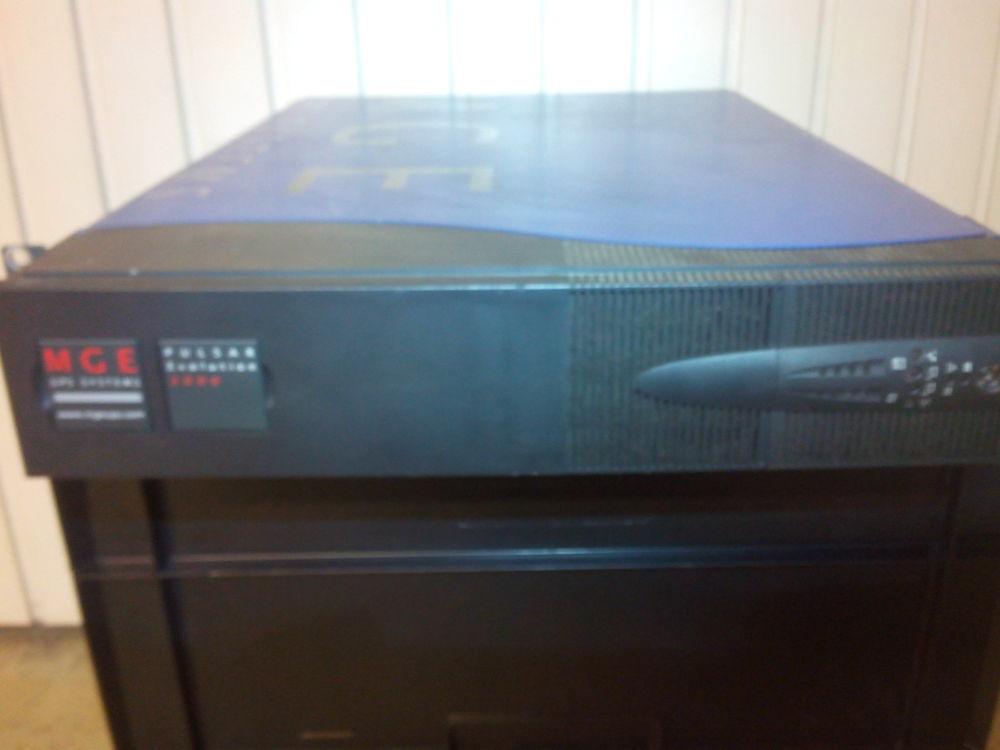 Onduleur rackable MGE Pulsar 3000 (sans batteries) PRO Matériel informatique