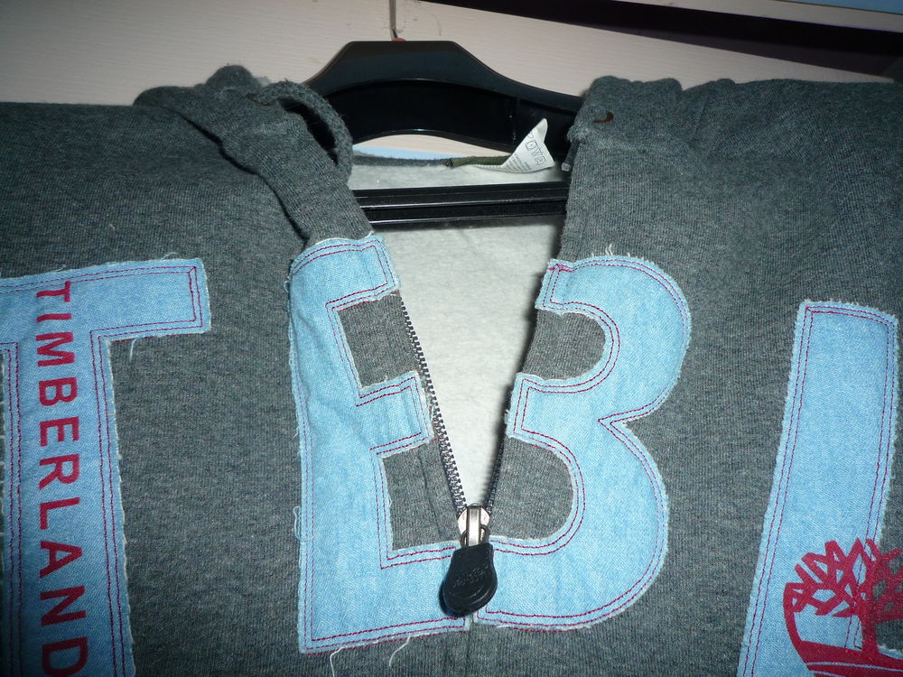 sweat-shirt TIMBERLAND NEUF JAMAIS PORTE Vêtements
