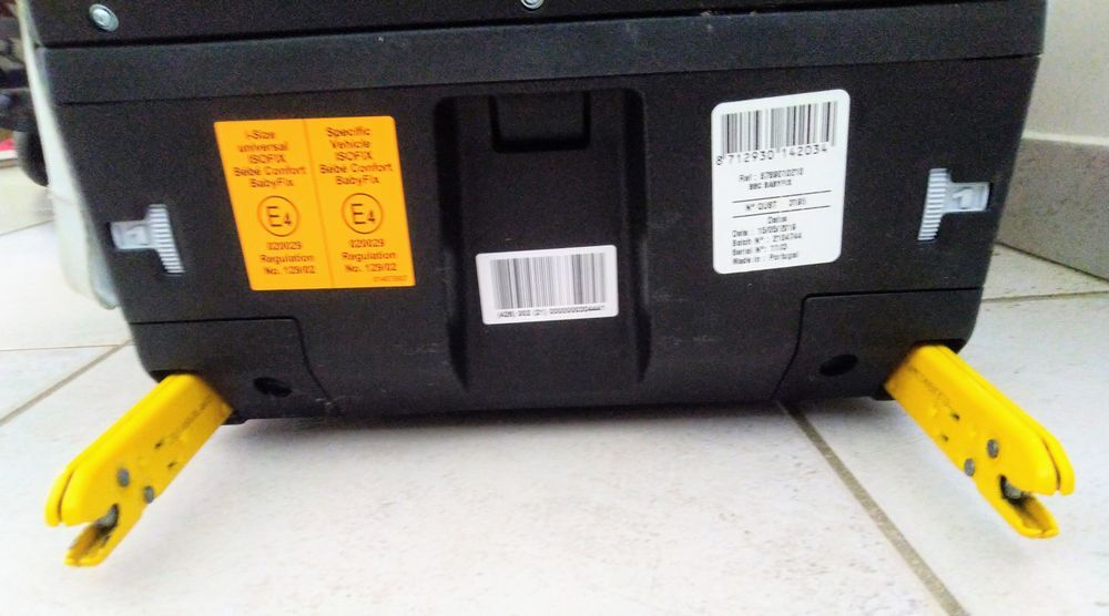 Cosy b&eacute;b&eacute;-confort + base isofix. Pu�riculture