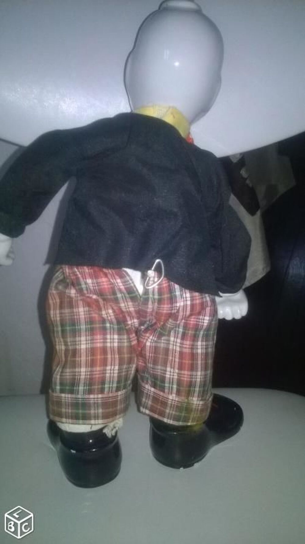 Beau clown anime en porcelaine
