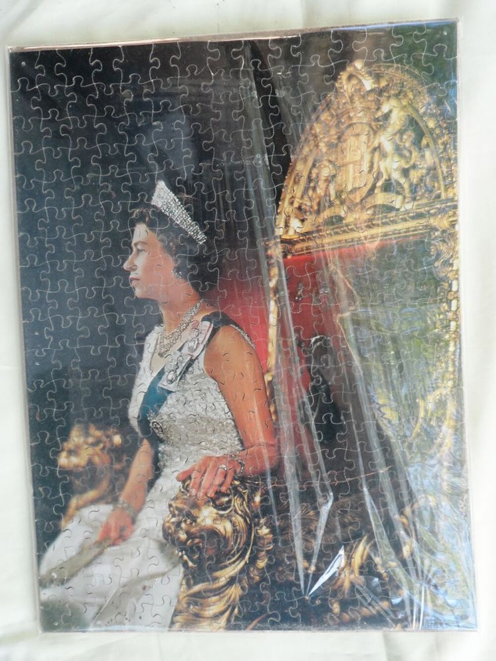 PUZZLE 300 P. BOIS ED. FOR SILVER JUB. QUEEN ELISABETH II 