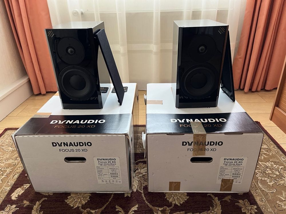 ENCEINTES ACTIVES DYNAUDIO FOCUS 20XD laqu&eacute;e noire Audio et hifi