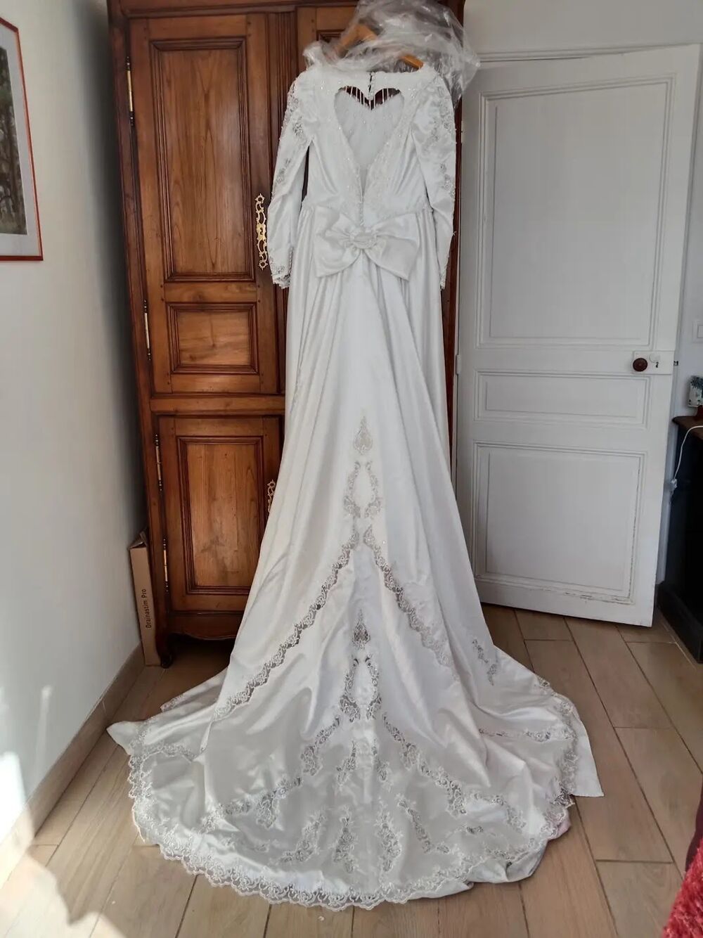 Robe de Mari&eacute;e. Vêtements