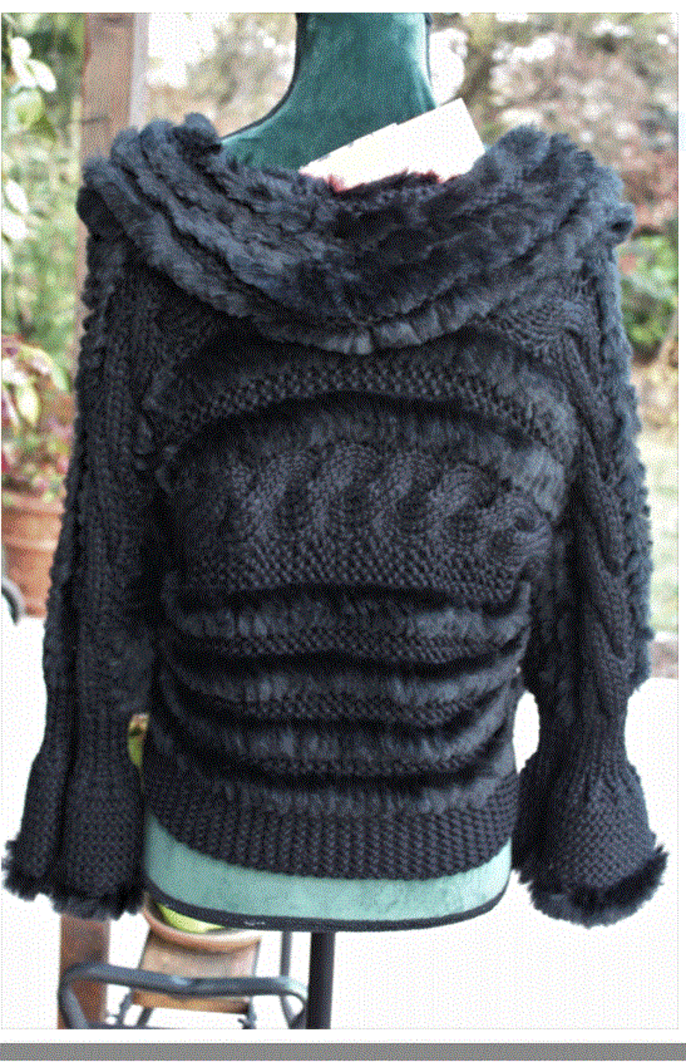 adorable petite veste NEUVE noire Ren&egrave;e Derhy en tricot m&eacute;l&egrave; Vtements