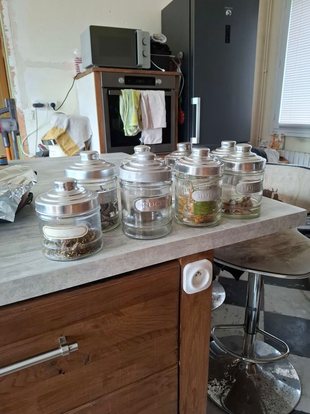 Lot de 8 Bocaux en verre &eacute;pices avec couvercle m&eacute;tal Cuisine