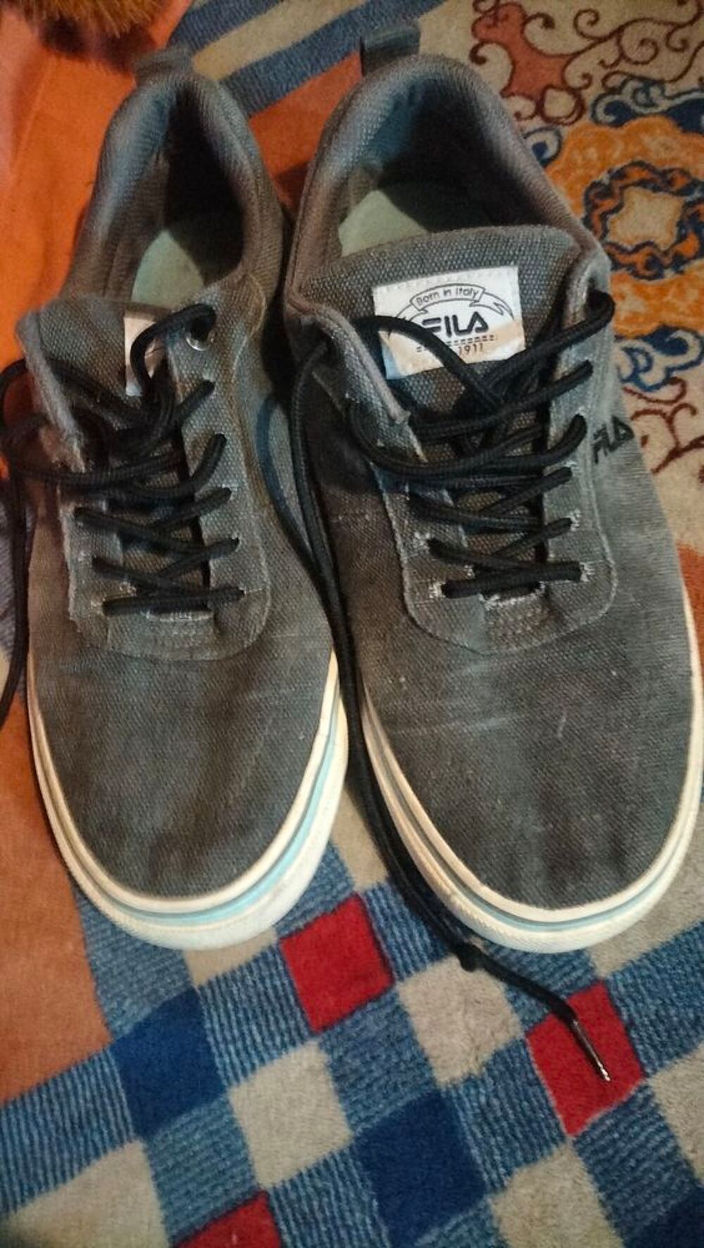 Basket Fila toile pointure 42 tr&egrave;s bon &eacute;tat Chaussures