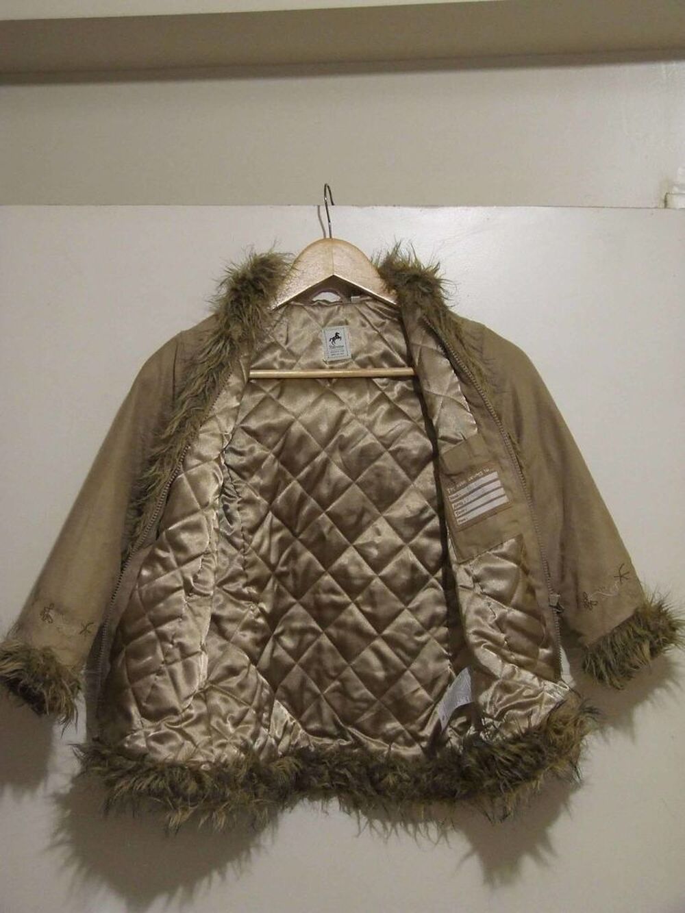 Manteau peau de p&ecirc;che beige fonc&eacute;, C&amp;A, 7&nbsp;ans (122&nbsp;cm) Vtements enfants