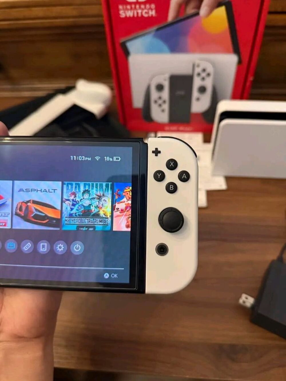 console Nintendo Switch oled blanche et accessoires Consoles et jeux vidéos