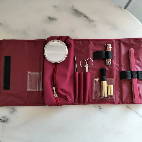 Trousse beauté et ses accessoires - neuve 14 Tassin-la-Demi-Lune (69)