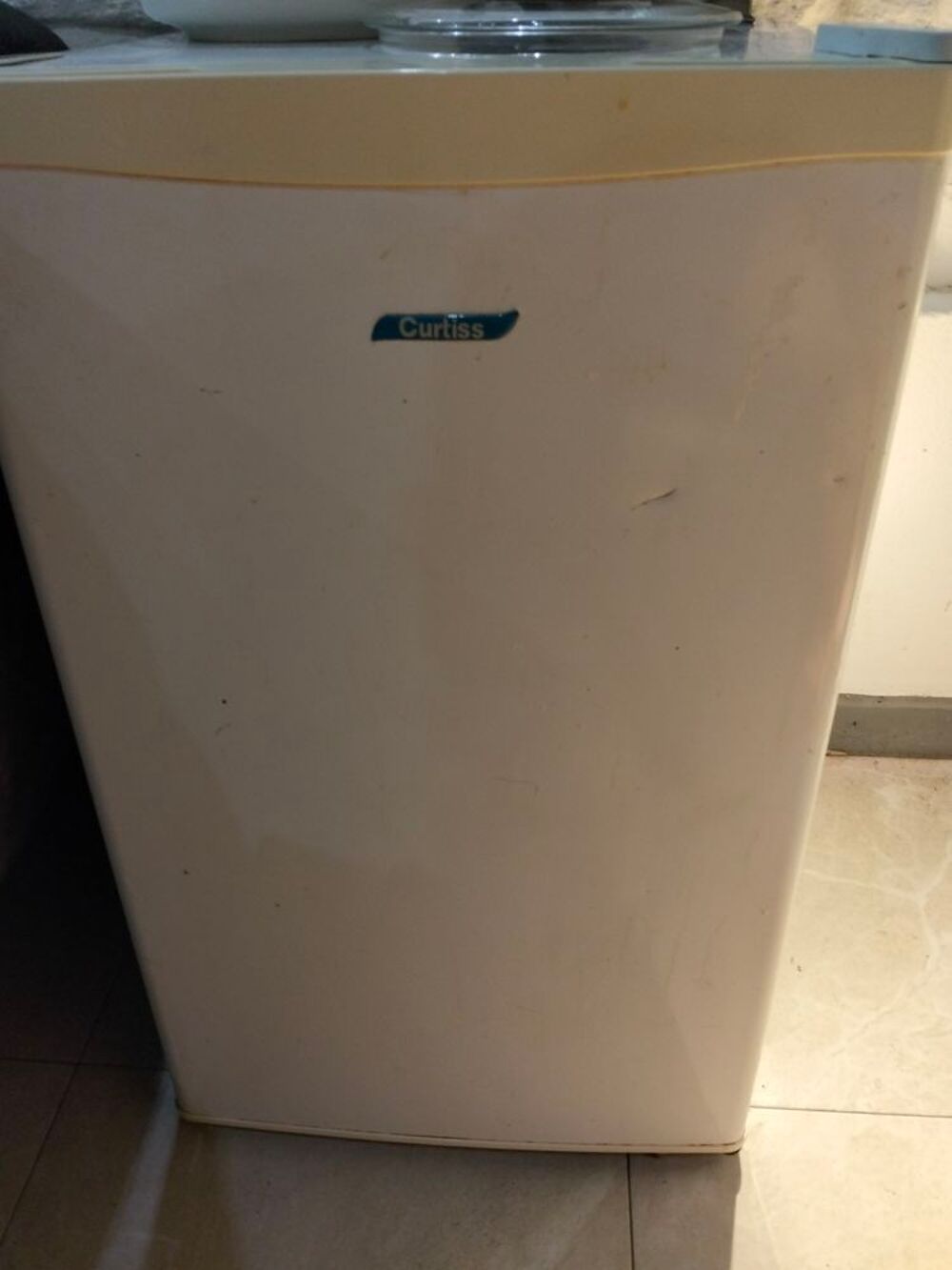 Mini frigo avec cong&eacute;lateur Electroménager