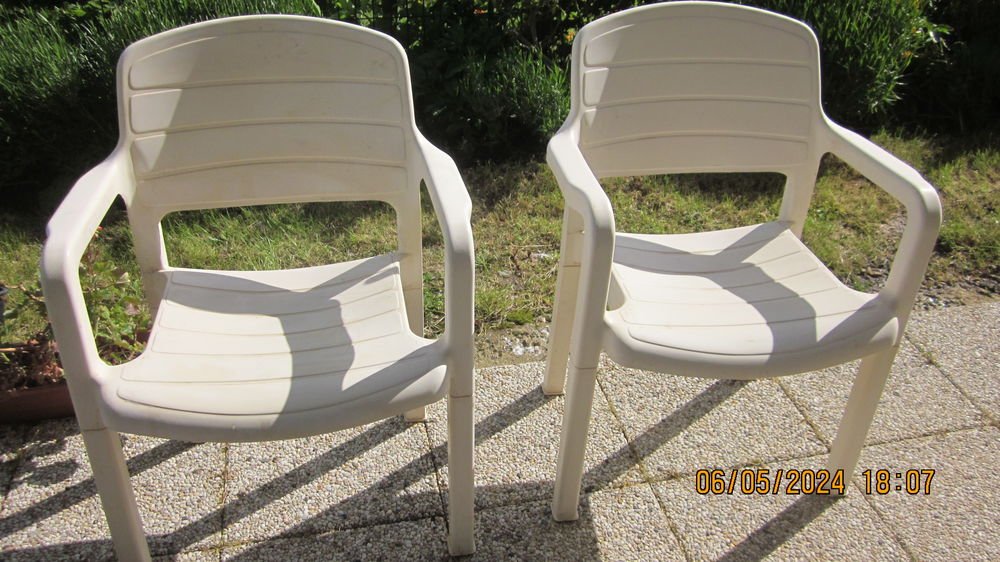 4 FAUTEUILS DE JARDIN EN RESINE BEIGE MARQUE FLAIR PLAISIR Jardin