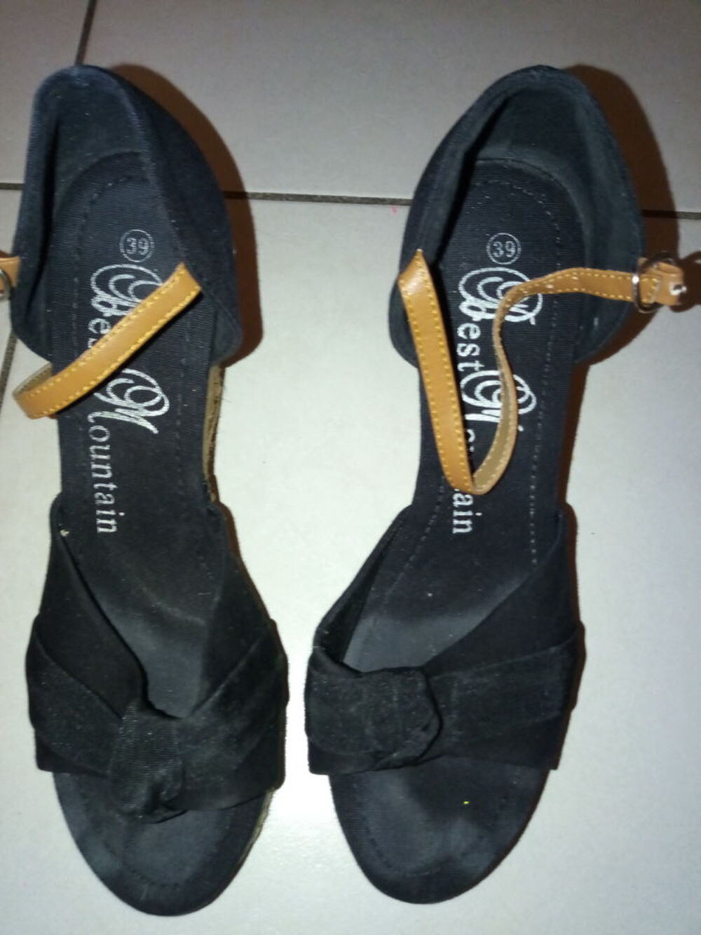 Chaussures &agrave; talons noirs Kaporal T39 Chaussures