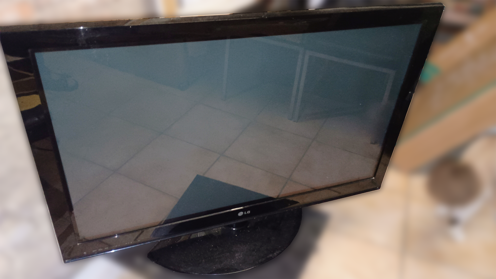 T&eacute;l&eacute;viseur Plasma LG 42'' 1080p HD Photos/Video/TV