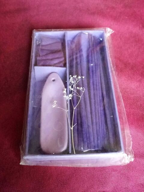 Boite d'encens avec son support neuf jamais d�ball� 5 Avermes (03)