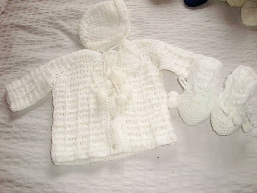 3 pi&egrave;ces veste chaussons et bonnet 1er &acirc;ge Vêtements enfants