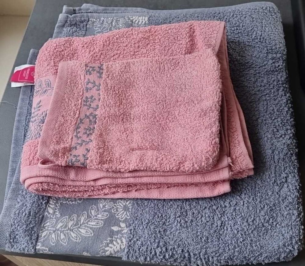 Lot de serviettes, draps de bains et gants Vêtements