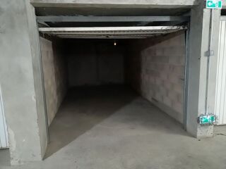  Parking / Garage à louer 14 m²