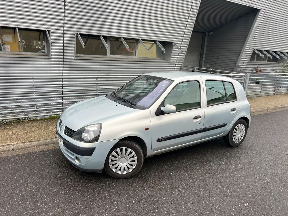 Clio II Clio 1.4i 16V Privilège 2002 occasion 77420 Champs-sur-Marne