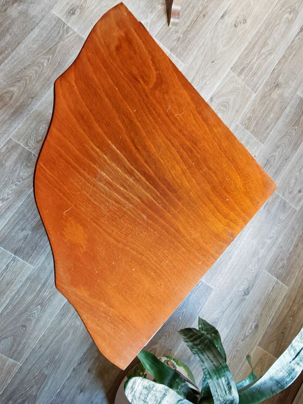Etag&egrave;re d'angle a poser ou a suspendre Meubles