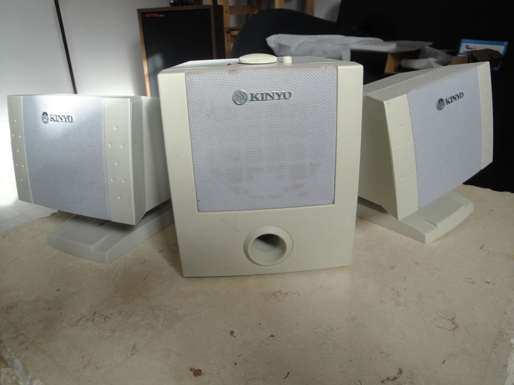 petites enceintes &quot; KINYO&quot; Audio et hifi