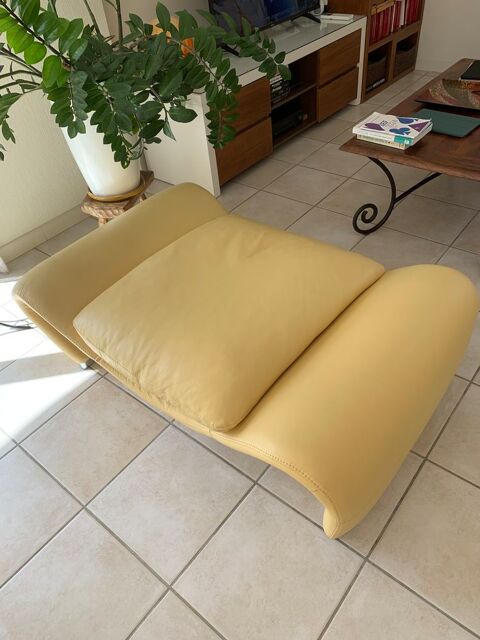 Pouf en cuir marque Chateau d'Ax
80 Pouzols (34)