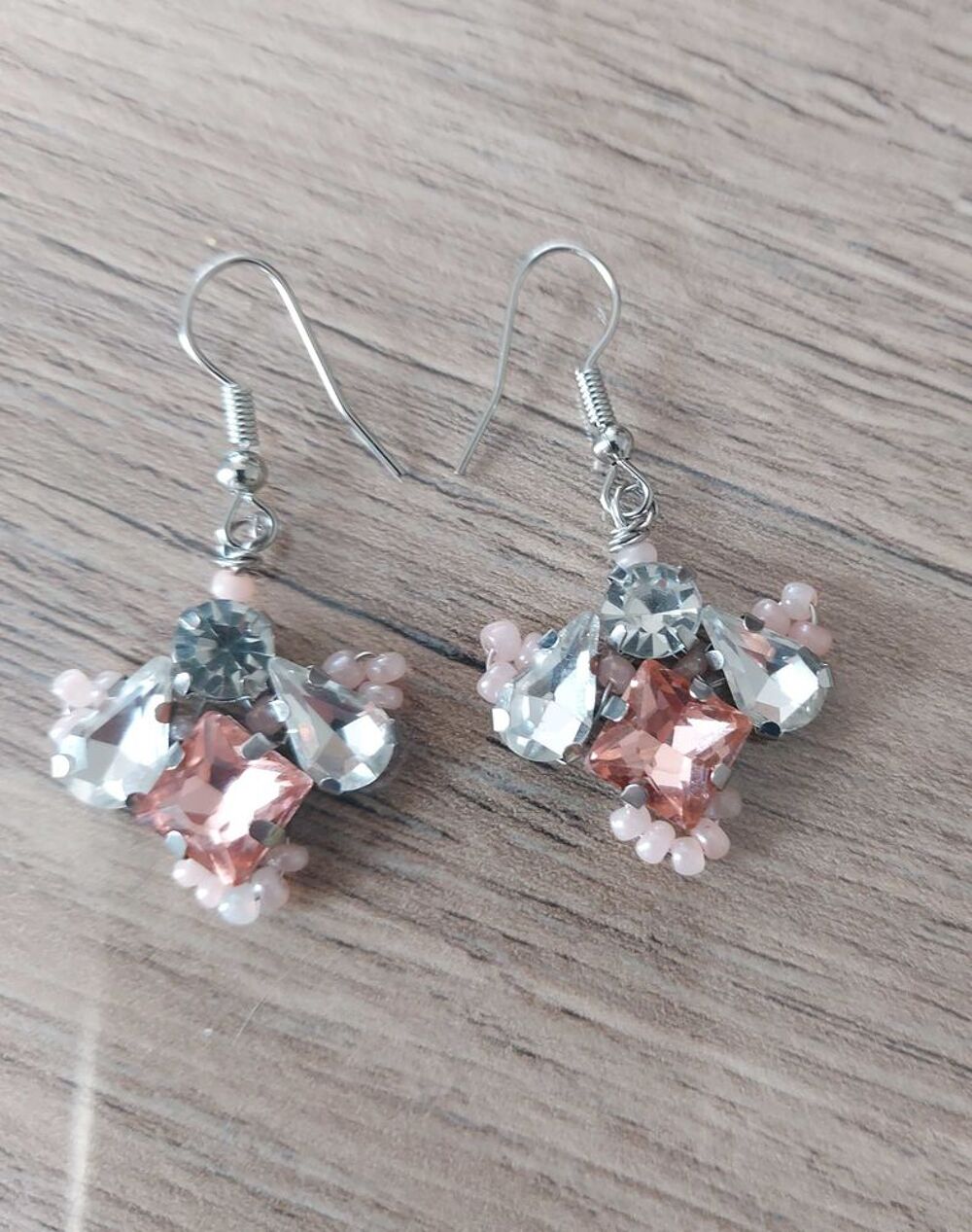 Boucle d'oreille Bijoux et montres