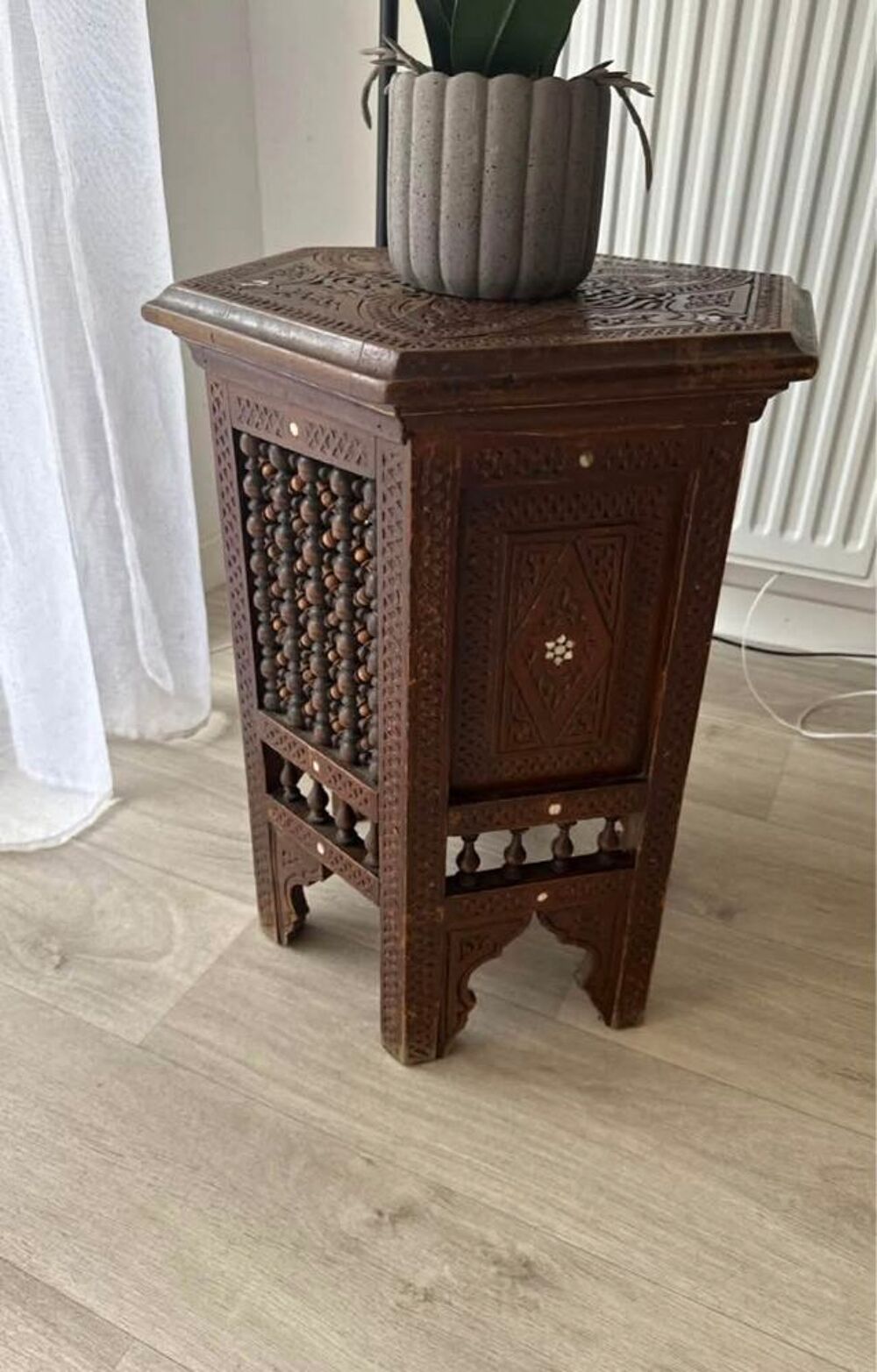 Meuble en bois sculpt&eacute; ? style oriental / marocain Meubles