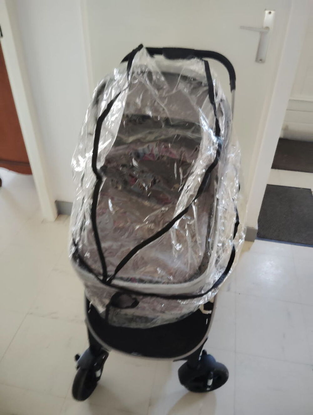 Poussette babyconfort neuve avec cosy Pu�riculture