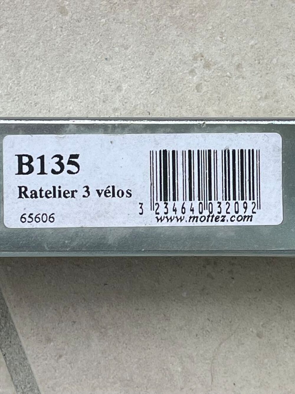 R&acirc;telier 3 v&eacute;los Vélos