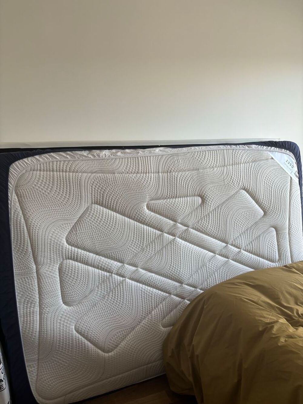 Matelas Simmons + sommier la Compagnie du Lit Meubles
