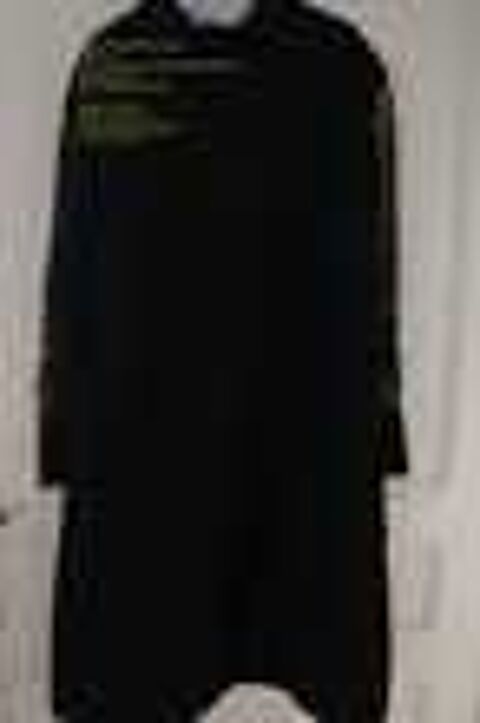 
robe noir pi&egrave;ce unique faites sur mesure
Vêtements