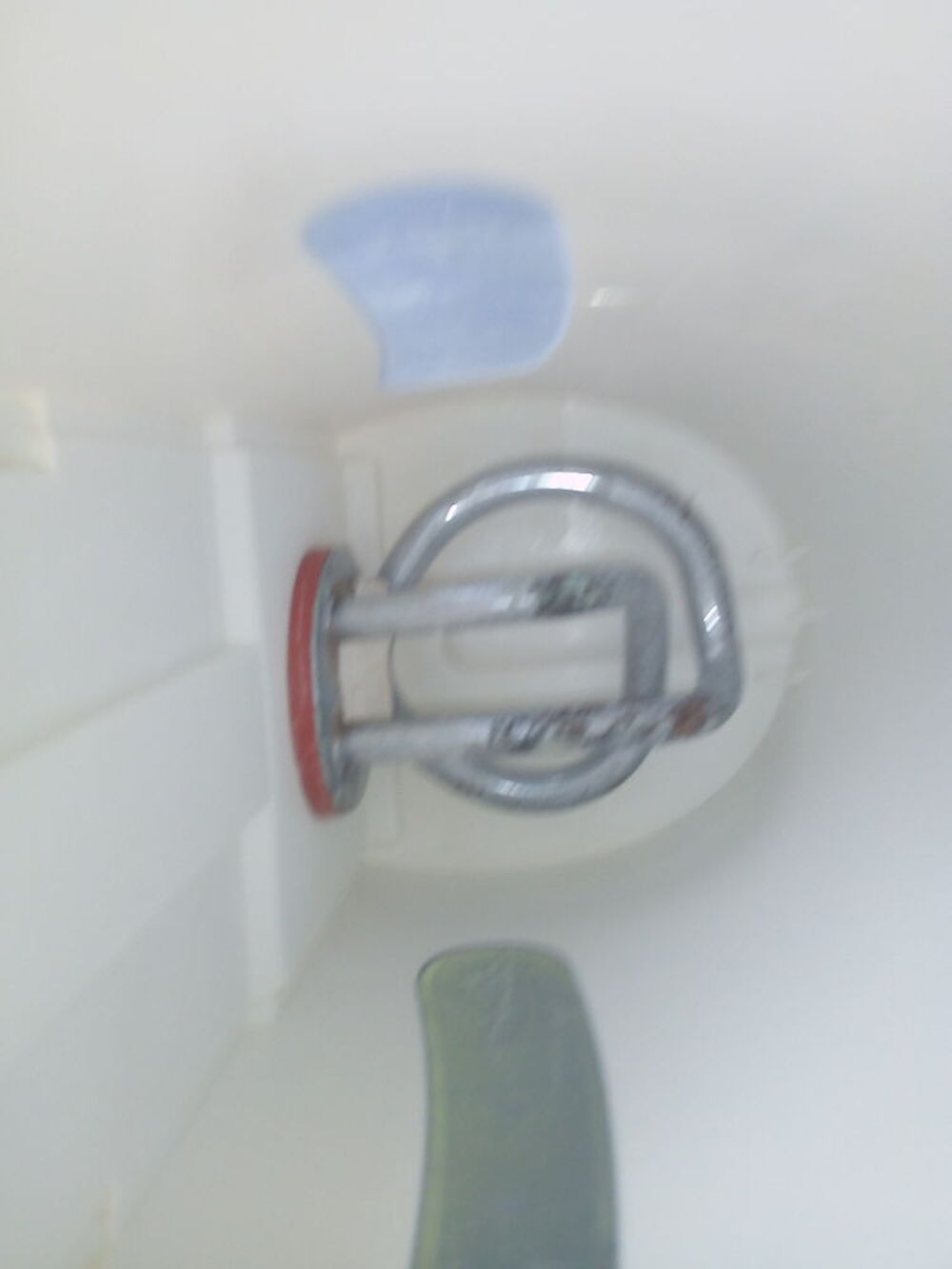 une bouilloire &eacute;lectrique en bon &eacute;tat. Electroménager