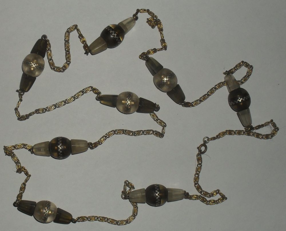 Collier tr&egrave;s long 106cm avec 8 sph&egrave;res Bijoux et montres