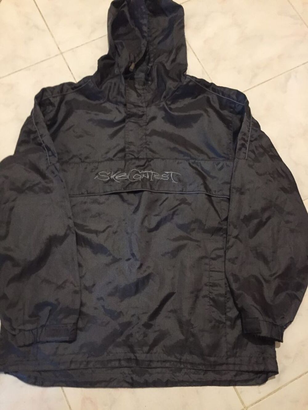 BLOUSON IMPERMEABLE Style K WAY
Taille 14 ANS Vêtements enfants