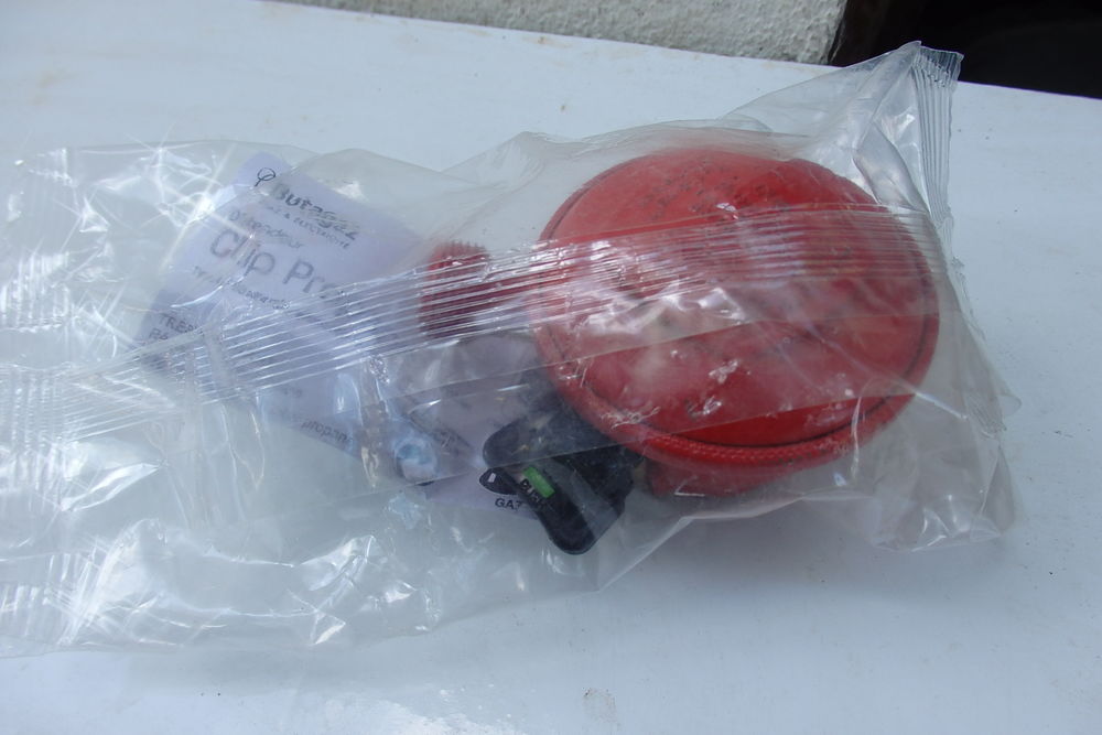 Bouteille gaz le cube propane vide avec detendeur neuf Electroménager