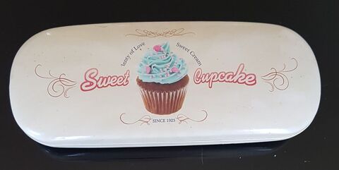 Etuis  lunettes rigide vintage neufs Intrieur velours 15 Agde (34)