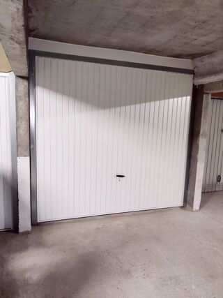  Parking / Garage à louer 14 m²