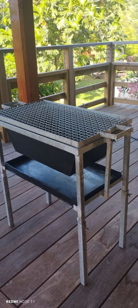 BARBECUE FAIT MAIN 300 Sainte-Anne (97)