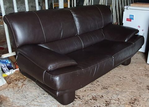 CANAPE CUIR TROIS PLACES CHATEAU D'AX 300 Argentr-du-Plessis (35)