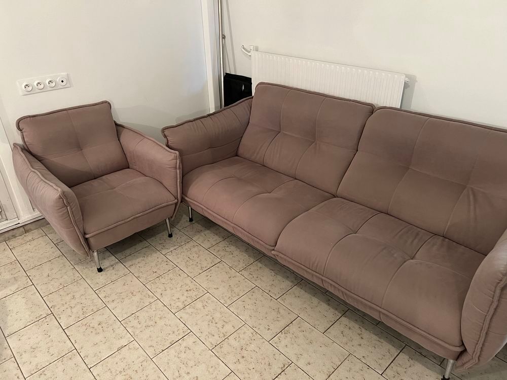 Canap&eacute; 4 places + un fauteuil Meubles