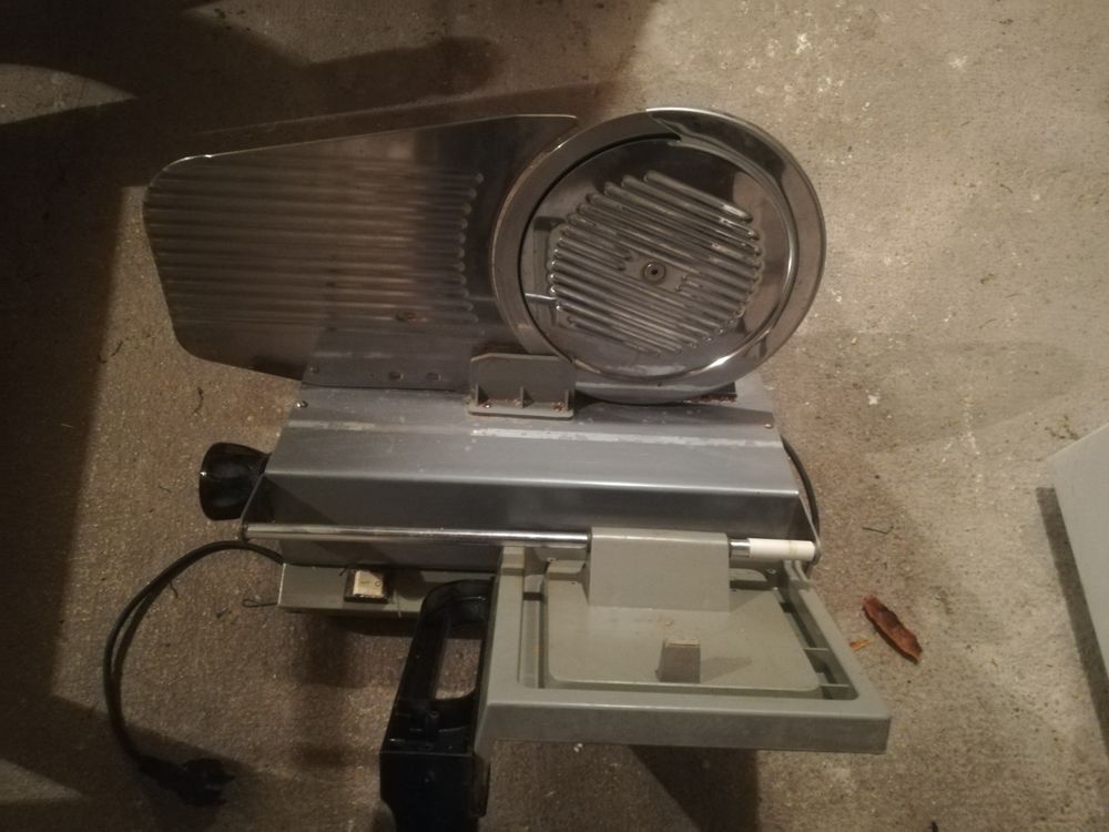 Trancheuse &agrave; jambon en Inox de gravit&eacute; Electroménager