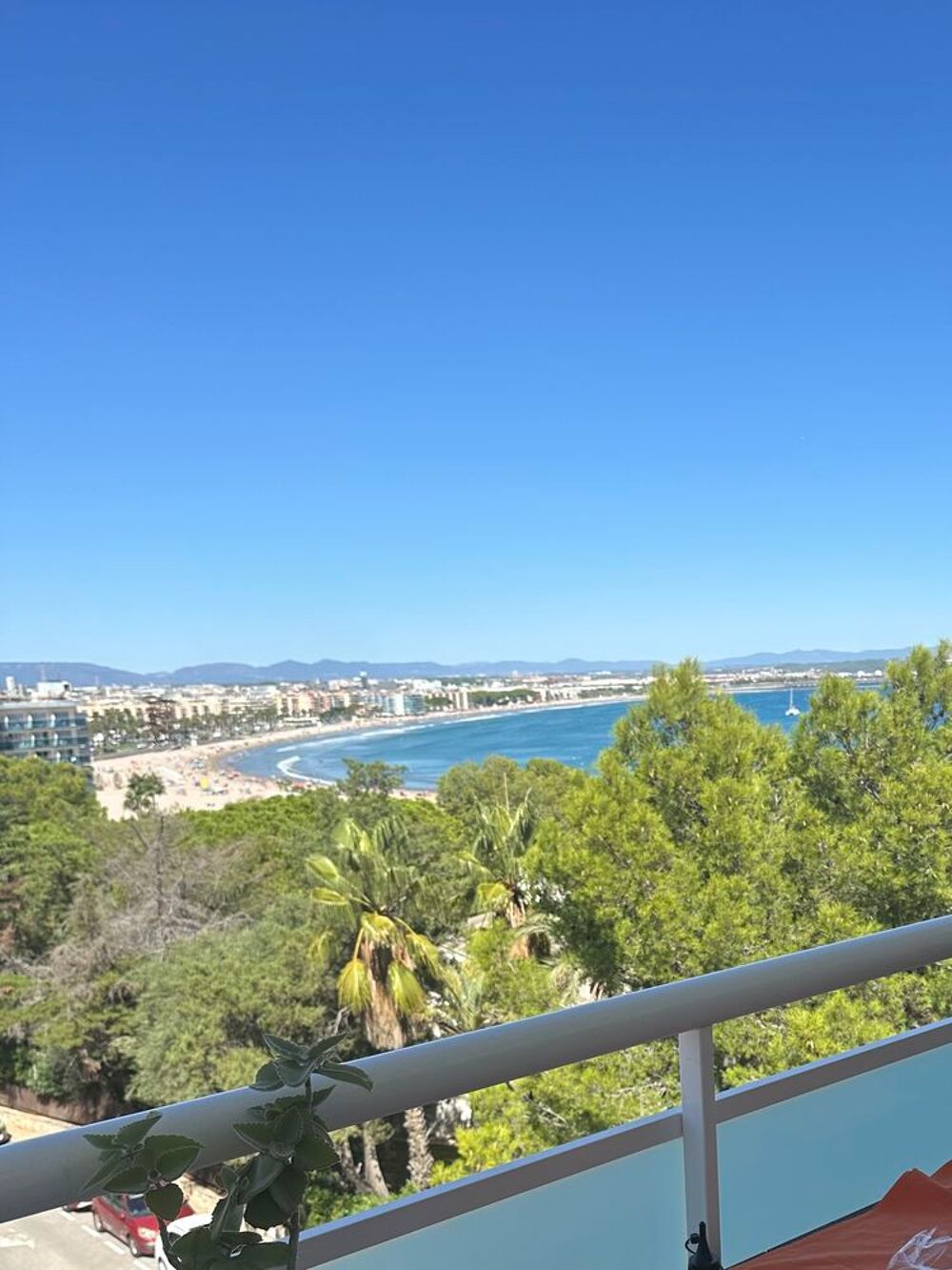   Espagne, le calme au bord de la  plage Espagne, la pineda de salou