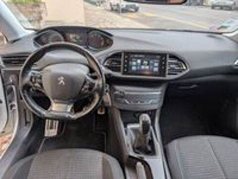 308 SW 1.2 PureTech 110ch S&S BVM5 Style 2017 occasion 69300 Caluire-et-Cuire